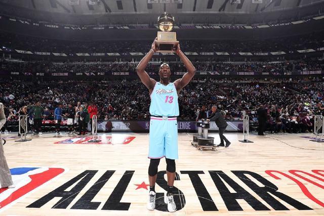 意甲-莱奥破门特奥建功 AC米兰2-1客胜科莫