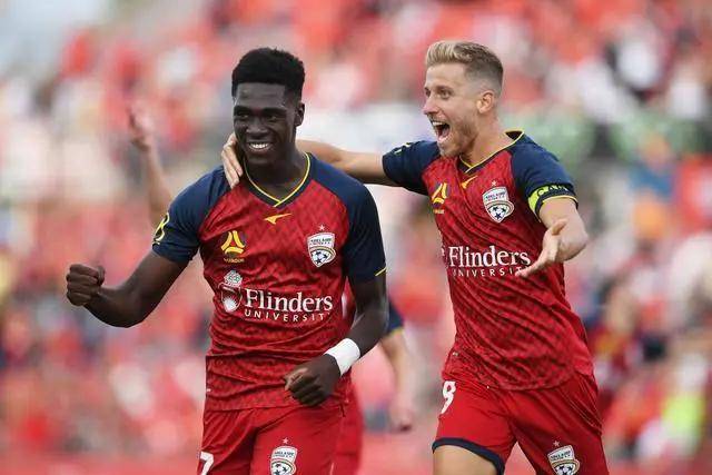 锡安28分字母哥空砍35+14 鹈鹕险胜雄鹿